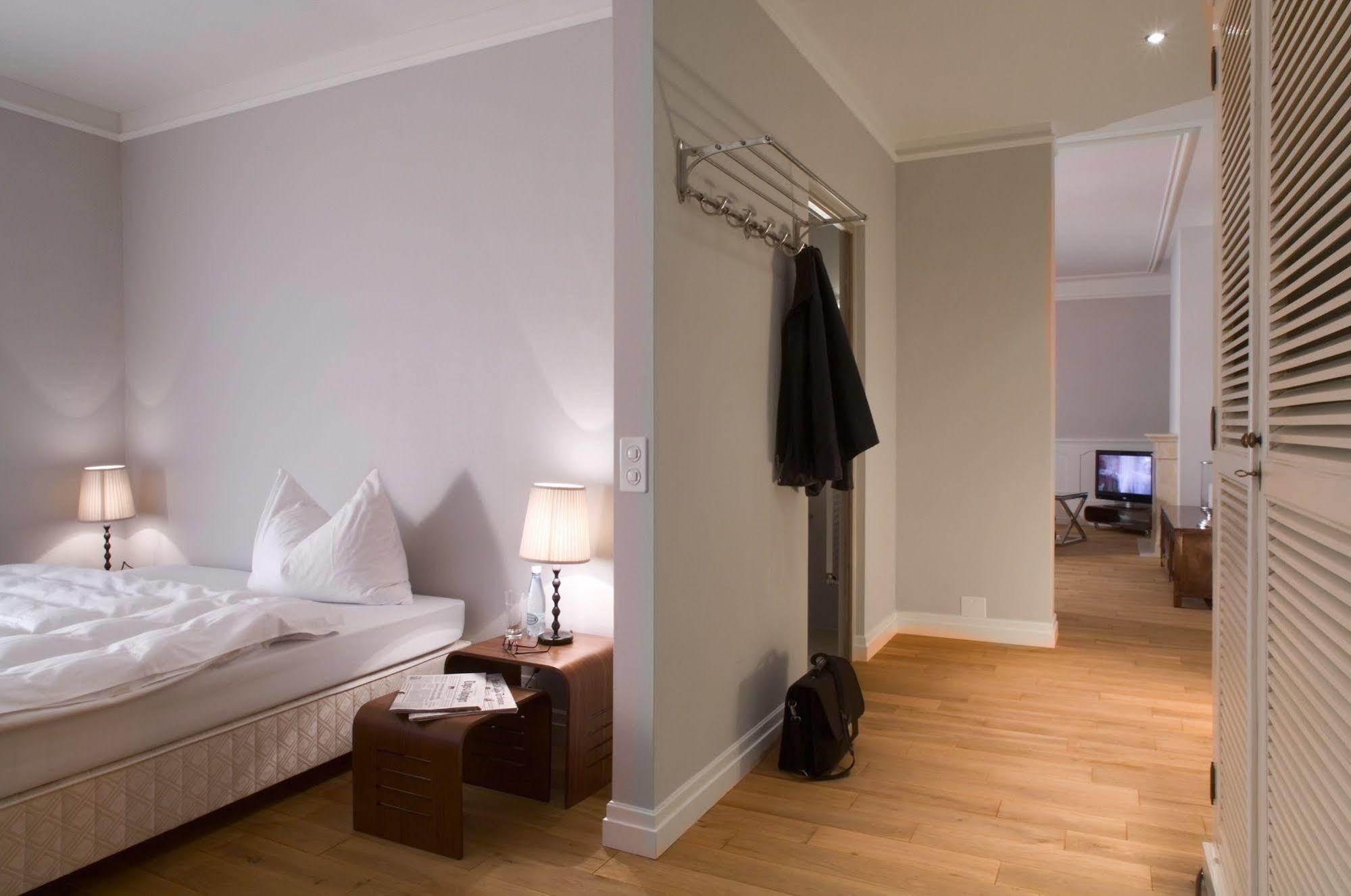 Blue City Boutique Hotel Баден Екстериор снимка