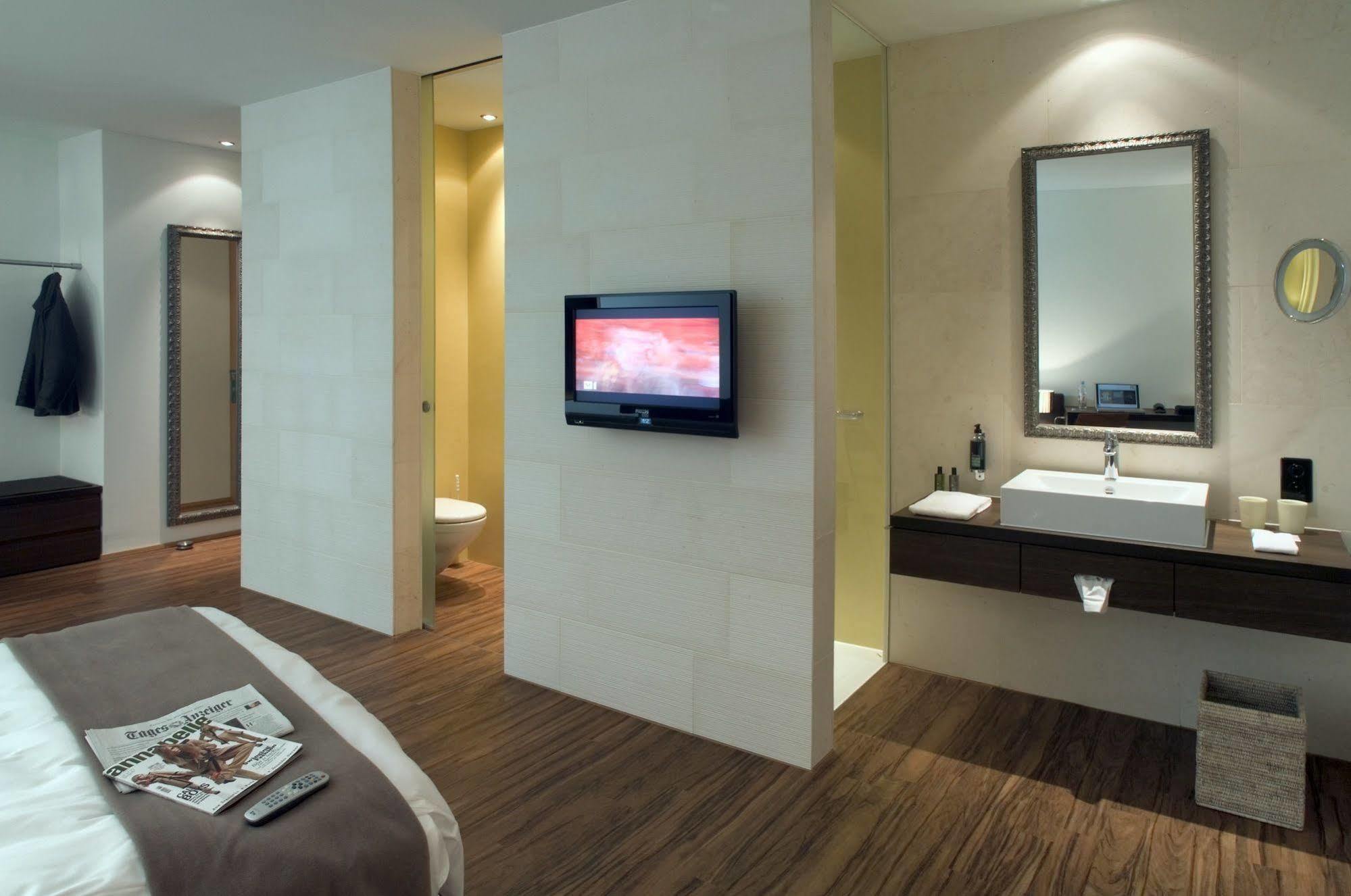 Blue City Boutique Hotel Баден Екстериор снимка